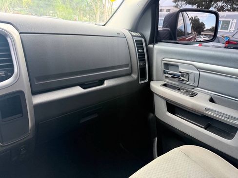Used 2020 RAM 1500 Classic SLT AWD/4WD image 17