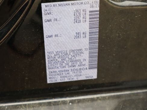 Used 2024 Nissan Altima 2.5 SV FWD image 27