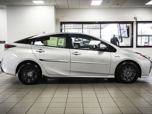 Used 2016 Toyota Prius Four w/ Advanced Technology Package image 5