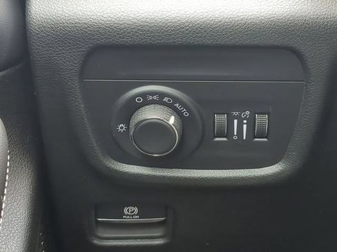 Certified 2024 Jeep Grand Cherokee L Altitude AWD/4WD image 30