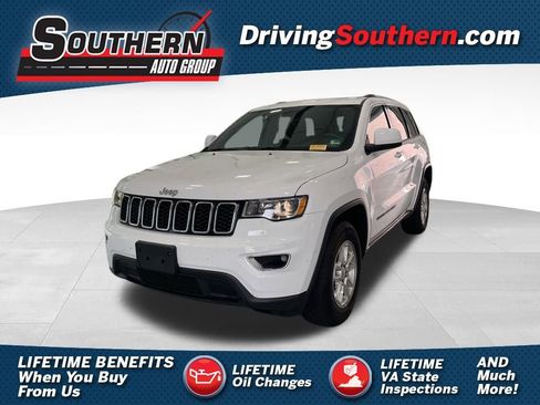 Used 2020 Jeep Grand Cherokee Laredo image 1