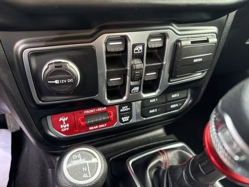 Used 2022 Jeep Wrangler Unlimited Rubicon AWD/4WD image 28