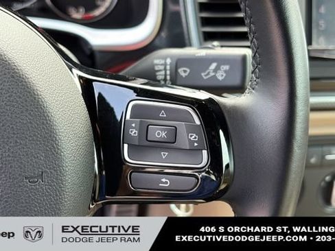 Used 2014 Volkswagen Beetle R-Line FWD image 11