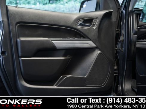 Used 2019 Chevrolet Colorado ZR2 w/ ZR2 Midnight Special Edition AWD/4WD image 12
