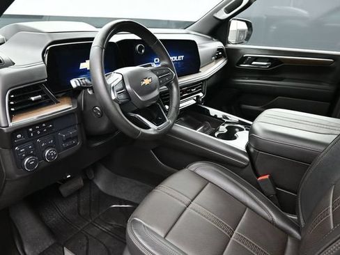 Used 2025 Chevrolet Tahoe High Country w/ Sun And Tow Package AWD/4WD image 12
