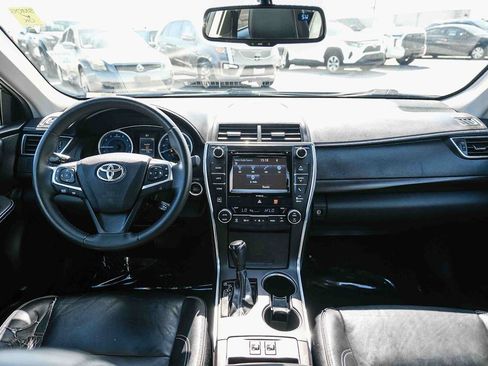 Used 2017 Toyota Camry XLE w/ Convenience Package FWD image 13