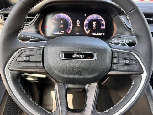 New 2026 Jeep Grand Cherokee Limited AWD/4WD image 17