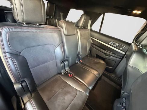 Used 2018 Ford Explorer XLT w/ Equipment Group 202A image 17