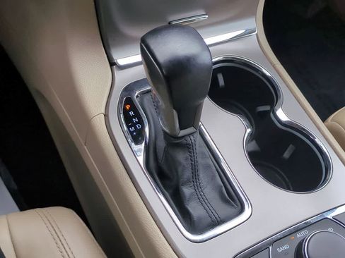 Used 2021 Jeep Grand Cherokee Limited AWD/4WD image 34