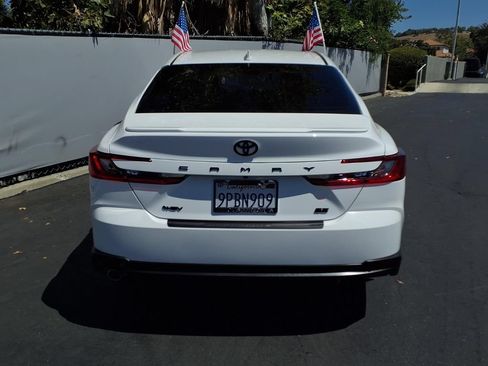 Used 2025 Toyota Camry SE w/ Convenience Package FWD image 7