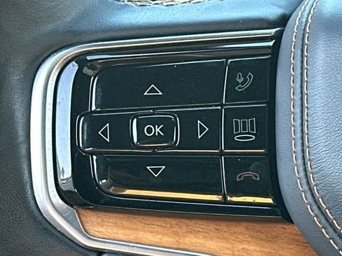 Used 2022 Jeep Grand Wagoneer Series III image 13