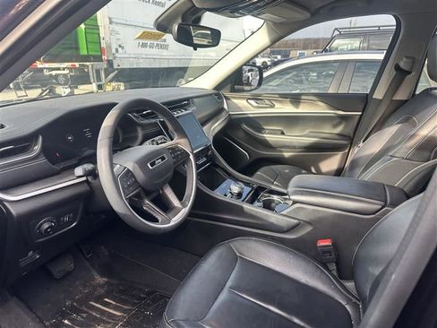 Used 2023 Jeep Grand Cherokee L Limited w/ Black Appearance Package image 4