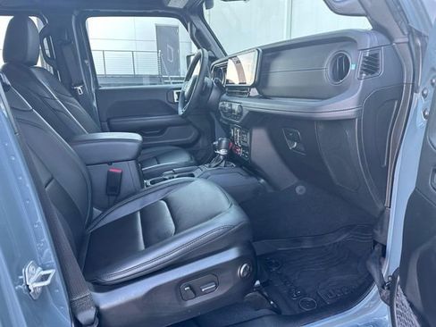 Used 2025 Jeep Wrangler Unlimited Rubicon 4xe AWD/4WD image 9