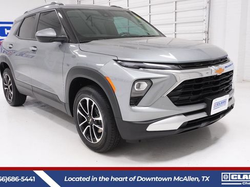 Used 2026 Chevrolet TrailBlazer LT w/ LT Cold Weather Package image 3