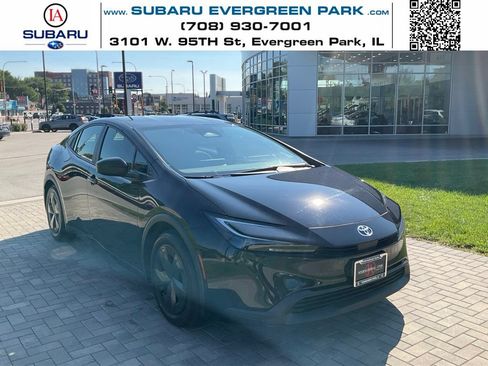 Used 2025 Toyota Prius LE FWD image 1