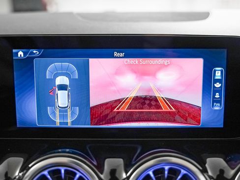 Certified 2024 Mercedes-Benz GLA 250 w/ Exclusive Package image 22