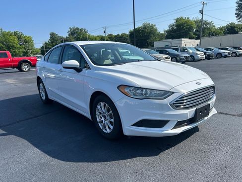 Used 2018 Ford Fusion S FWD image 3