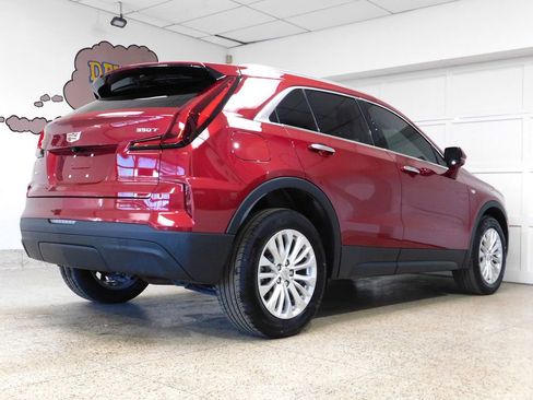 Used 2024 Cadillac XT4 Luxury w/ Cold Weather Package image 7