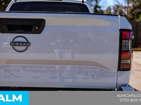 Certified 2025 Nissan Frontier SV RWD image 15