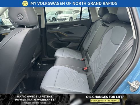 New 2026 Volkswagen Tiguan SE image 13