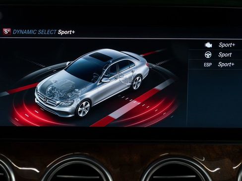 Used 2018 Mercedes-Benz E 300 4MATIC image 26