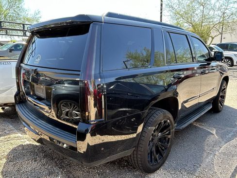 Used 2018 Cadillac Escalade Premium Luxury RWD image 5