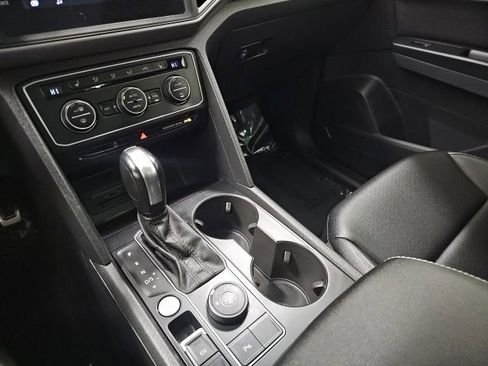 Used 2020 Volkswagen Atlas Cross Sport SE image 22