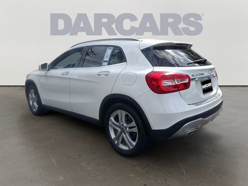 Used 2018 Mercedes-Benz GLA 250 4MATIC image 4