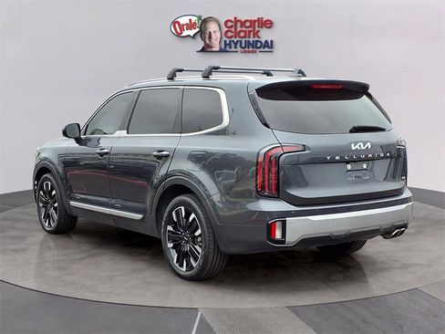 Used 2023 Kia Telluride SX image 3