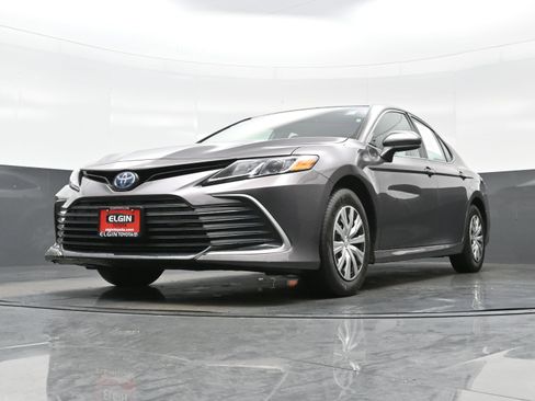 Used 2024 Toyota Camry LE FWD image 28