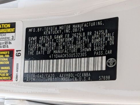 Used 2025 Toyota Camry LE image 34