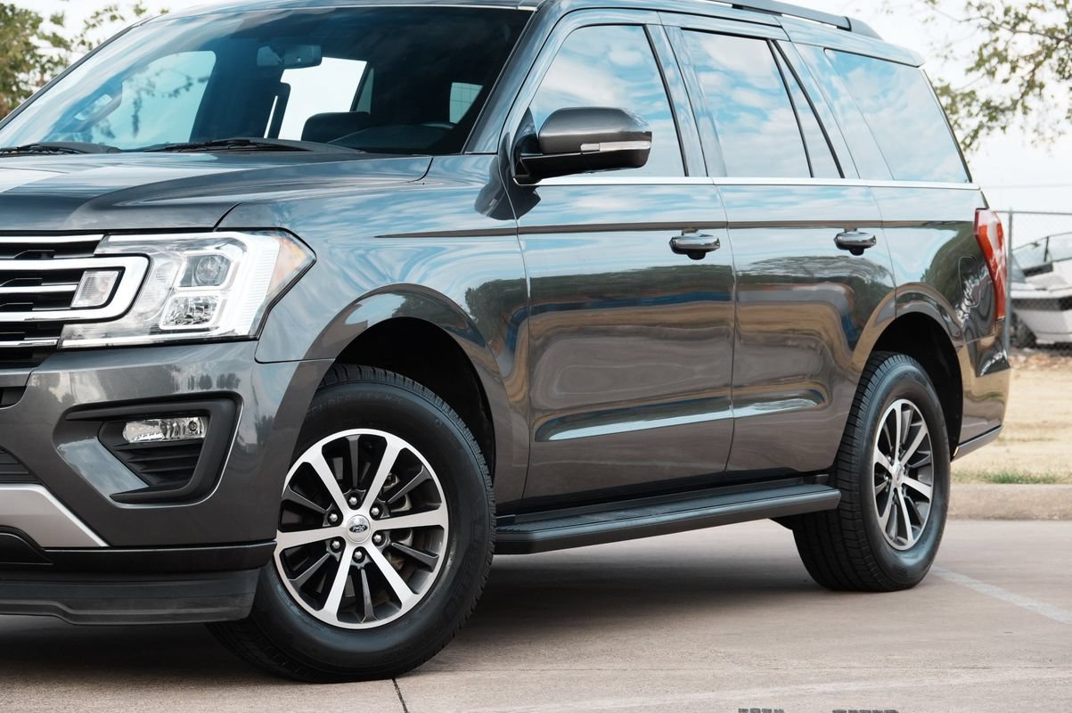 Used 2018 Ford Expedition XLT w/ Equipment Group 201A RWD image 22