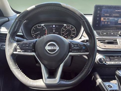 Used 2023 Nissan Altima 2.5 SL FWD image 9