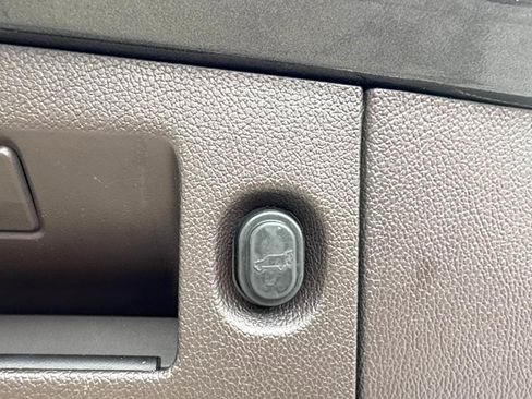 Used 2018 GMC Yukon XL Denali w/ Denali Ultimate Package AWD/4WD image 13