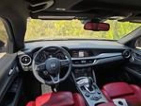 Used 2022 Alfa Romeo Stelvio Veloce image 13