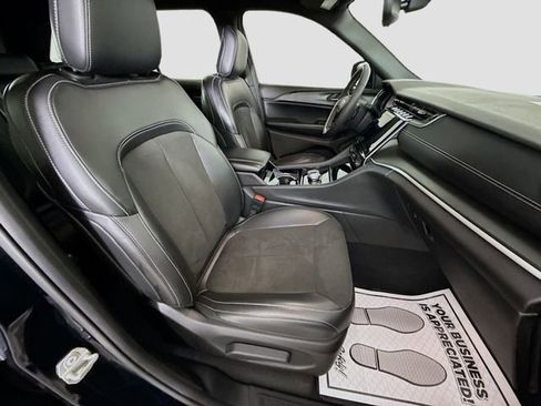 Used 2023 Jeep Grand Cherokee Altitude image 25