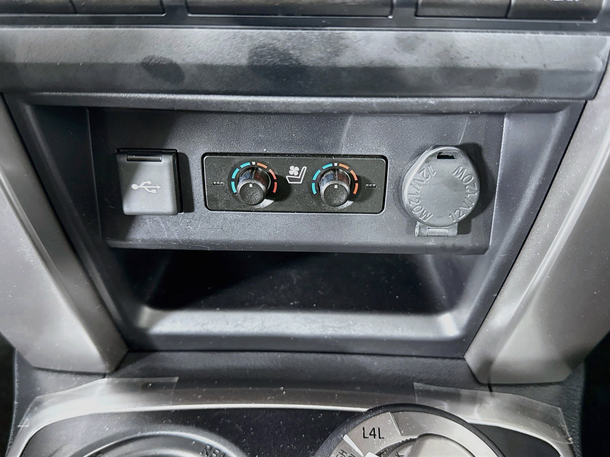 Used 2024 Toyota 4Runner Limited AWD/4WD image 15