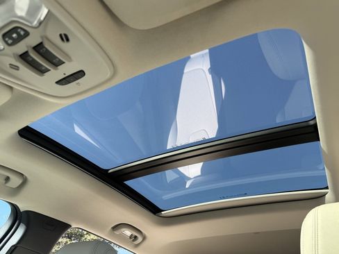 Used 2023 Buick Encore GX Essence w/ Experience Buick Package image 19