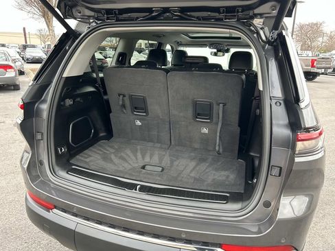 Used 2022 Jeep Grand Cherokee L Limited image 13