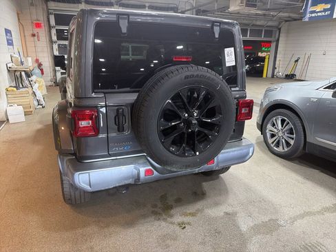 Used 2025 Jeep Wrangler Sahara 4xe image 4
