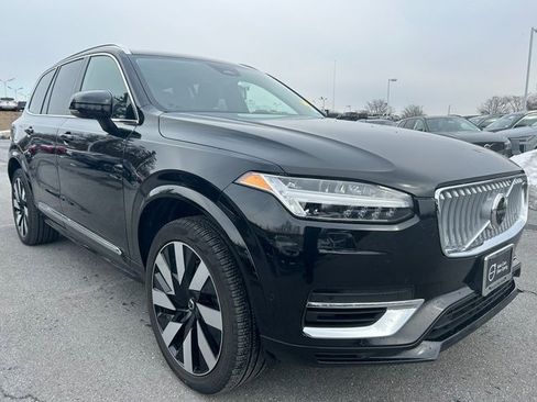 Certified 2025 Volvo XC90 T8 Ultra image 1