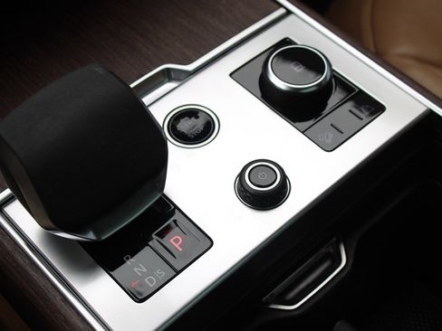 Used 2023 Land Rover Range Rover SE image 26