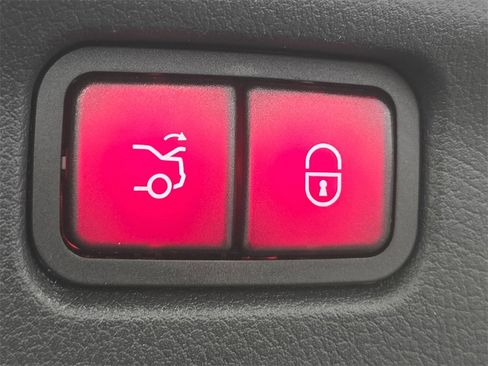 Used 2024 Mercedes-Benz C 300 Sedan image 30