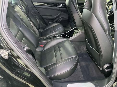 Certified 2020 Porsche Panamera image 23