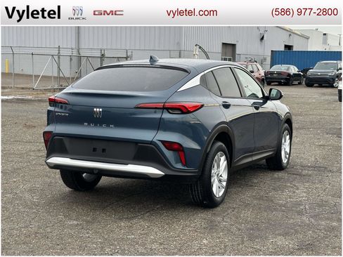 Used 2024 Buick Envista Preferred image 3