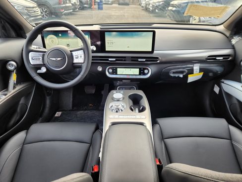 Used 2025 Genesis GV60 Advanced image 7