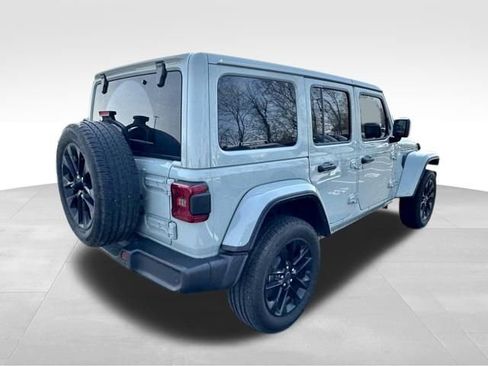 Used 2024 Jeep Wrangler Unlimited Sahara w/ Technology Group image 7