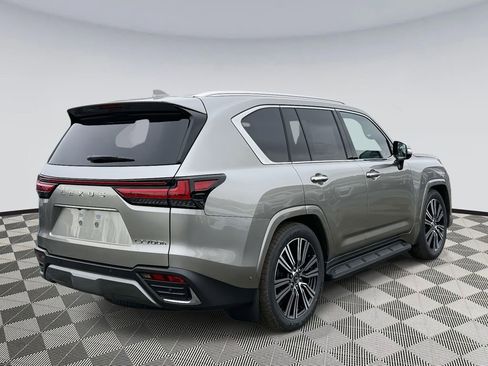 Used 2026 Lexus LX 700h Luxury image 2