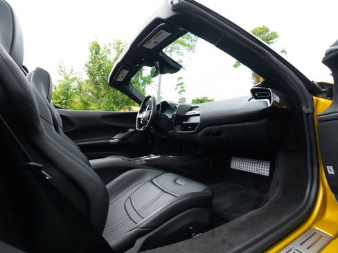 Used 2022 Ferrari SF90 Spider AWD/4WD image 72