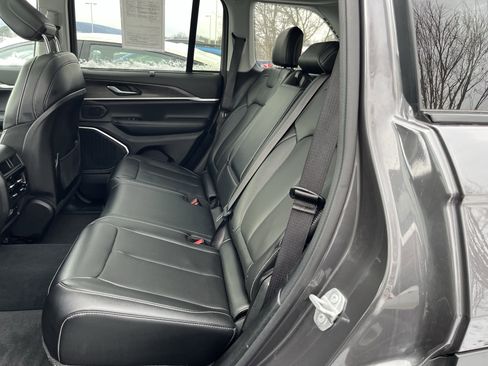 Used 2023 Jeep Grand Cherokee 4WD 4xe w/ Luxury Tech Group II image 17